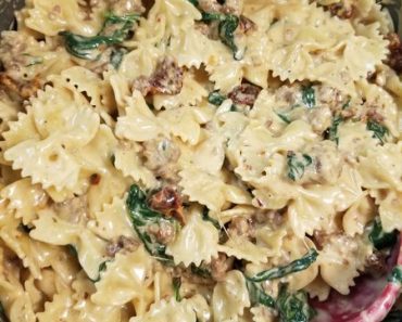 Creamy Sausage Farfalle with Spinach and Sundried Tomatoes