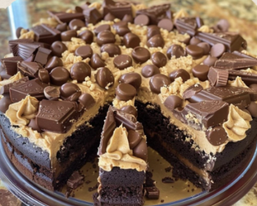 Chocolate Peanut Butter Earthquake Cake Recipe