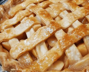The Ultimate Classic Apple Pie Recipe: A Sweet Father’s Day Tradition That Never Gets Old The Ultimate Classic Apple Pie Recipe: A Sweet Father’s Day Tradition That Never Gets Old