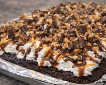 Reeseās Poke Cake.26 Reeseās Poke Cake.26