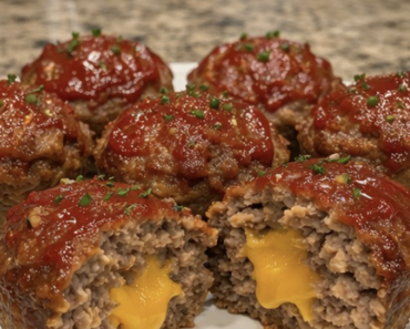 Cheddar Meatloaf Muffins.26 Cheddar Meatloaf Muffins.26